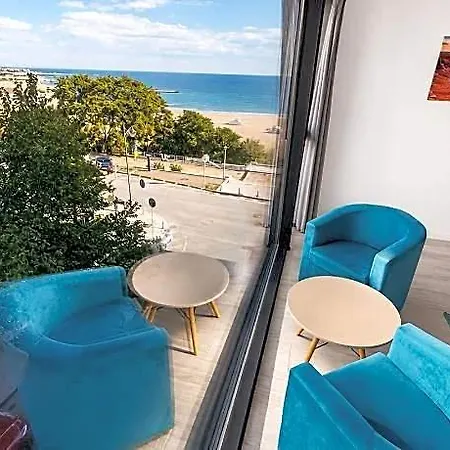 Maritimo Luxury 콘스탄차