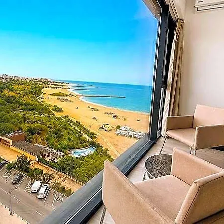 Maritimo Luxury 콘스탄차